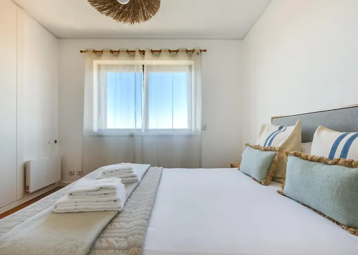 Skyview 2br With Balcony And Garage Apartman