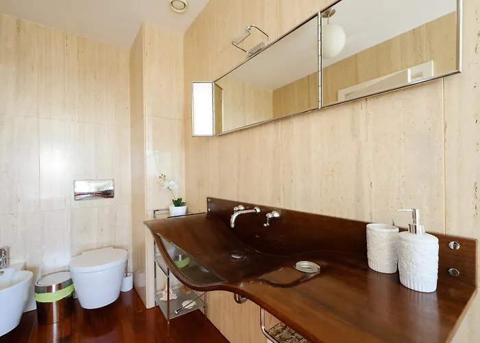 Skyview 2br With Balcony And Garage Apartman Porto