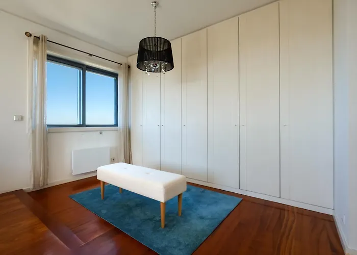 Skyview 2br With Balcony And Garage アパート *