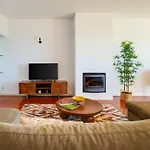 شقة Skyview 2br With Balcony And Garage *
