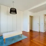 Skyview 2br With Balcony And Garage Apartmán *