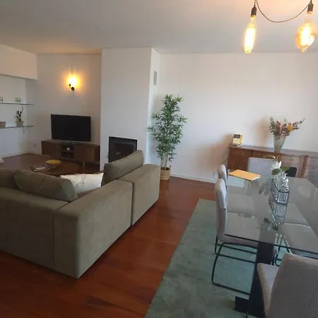 Skyview 2Br With Balcony And Garage *