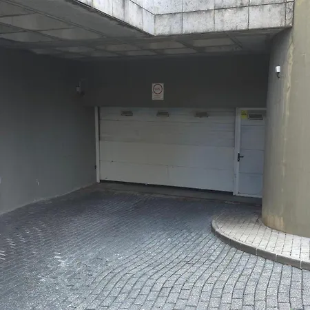 Skyview 2br With Balcony And Garage דירה *