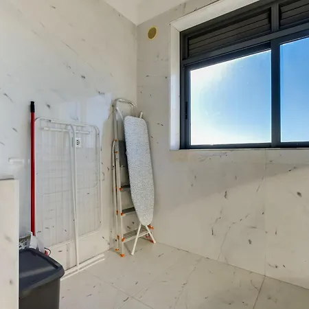 Skyview 2br With Balcony And Garage Apartamento *