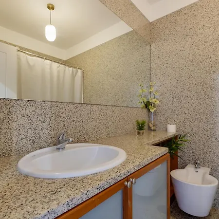 Skyview 2br With Balcony And Garage Apartamento *