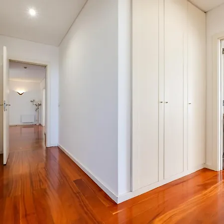 Skyview 2br With Balcony And Garage דירה *