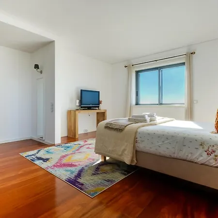 Skyview 2br With Balcony And Garage דירה פורטו