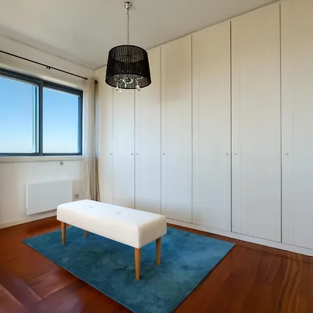 Skyview 2br With Balcony And Garage דירה *