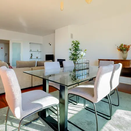 Lejlighed Skyview 2br With Balcony And Garage