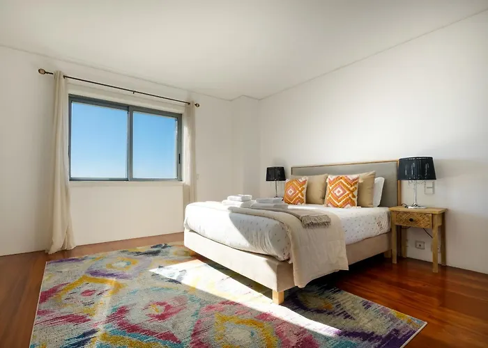 Skyview 2br With Balcony And Garage * Porto