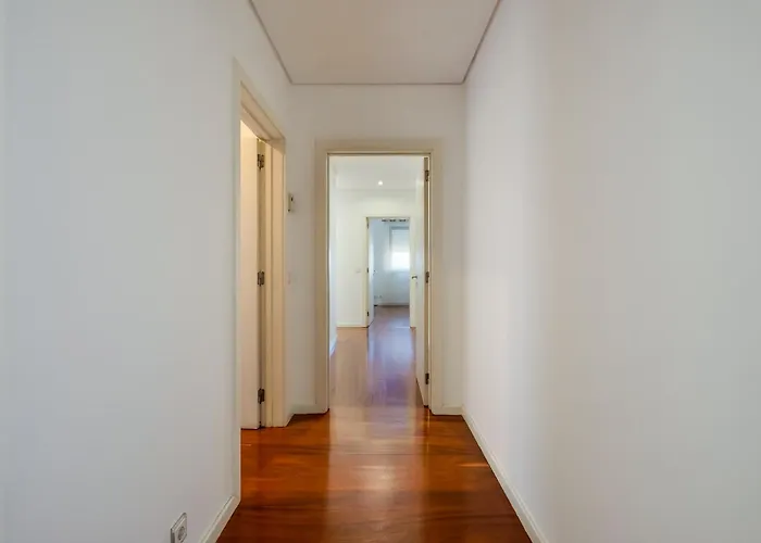 Apartment Skyview 2br With Balcony And Garage *