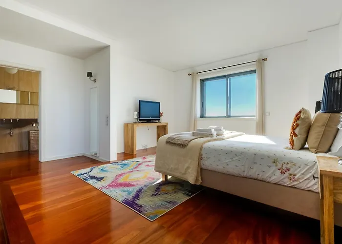 Skyview 2br With Balcony And Garage Apartment Porto