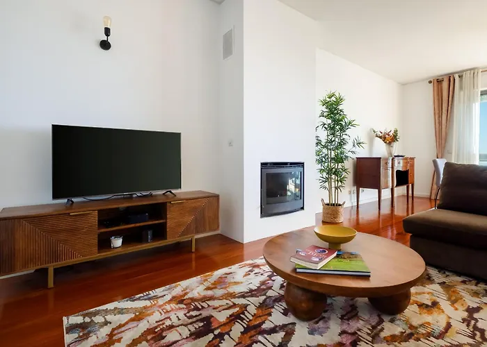 Skyview 2br With Balcony And Garage Apartmán *