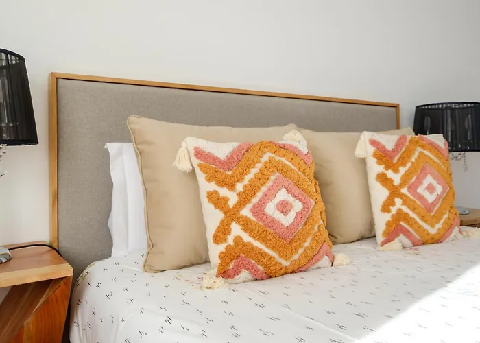 Skyview 2br With Balcony And Garage *