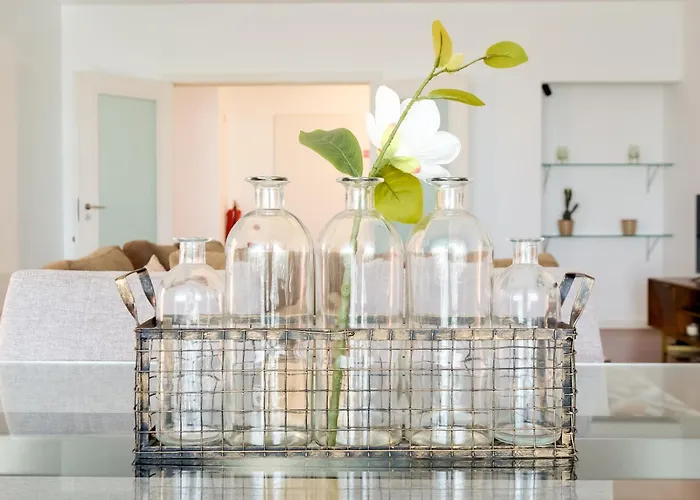 Skyview 2br With Balcony And Garage Apartment *