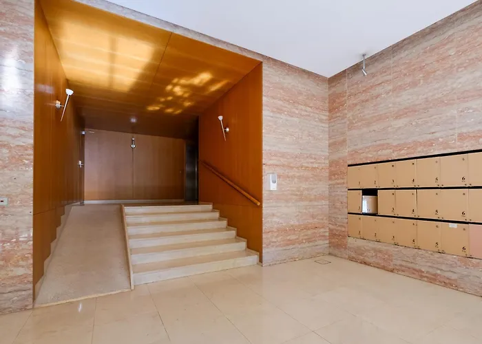 Skyview 2br With Balcony And Garage Porto