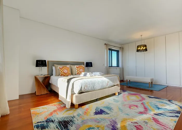 Apartment Skyview 2br With Balcony And Garage Porto