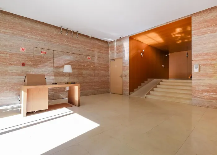 Skyview 2br With Balcony And Garage