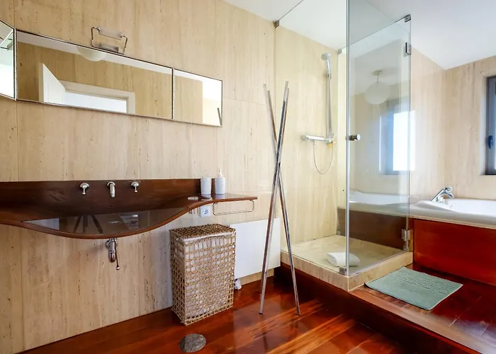 Skyview 2br With Balcony And Garage