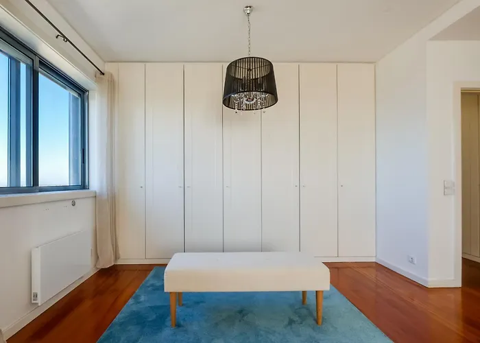 Apartment Skyview 2br With Balcony And Garage Porto