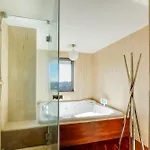 Skyview 2br With Balcony And Garage Apartment *