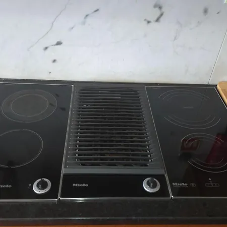 Skyview 2br With Balcony And Garage Apartment *