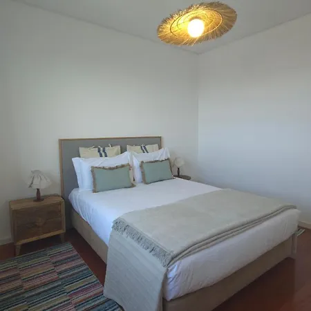 Skyview 2br With Balcony And Garage *