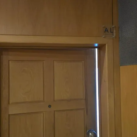 Skyview 2br With Balcony And Garage Apartment *