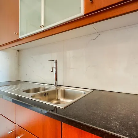 Apartment Skyview 2br With Balcony And Garage *