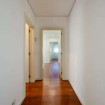 Apartment Skyview 2br With Balcony And Garage *