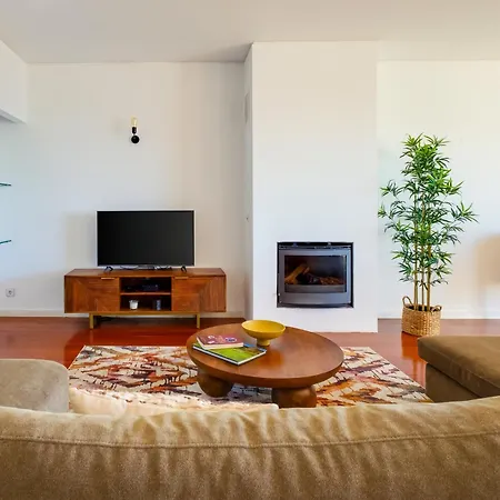 Apartment Skyview 2br With Balcony And Garage *