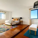 Skyview 2br With Balcony And Garage *