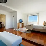 Skyview 2br With Balcony And Garage * 波尔图