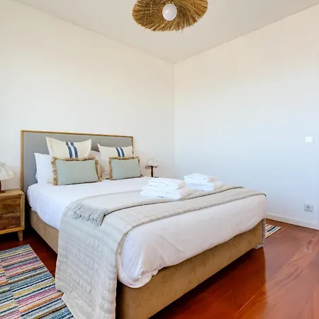 Skyview 2br With Balcony And Garage * 포르투