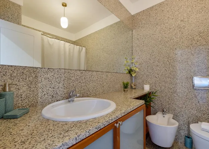 Skyview 2br With Balcony And Garage Appartement *