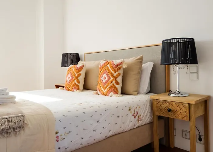 Skyview 2br With Balcony And Garage